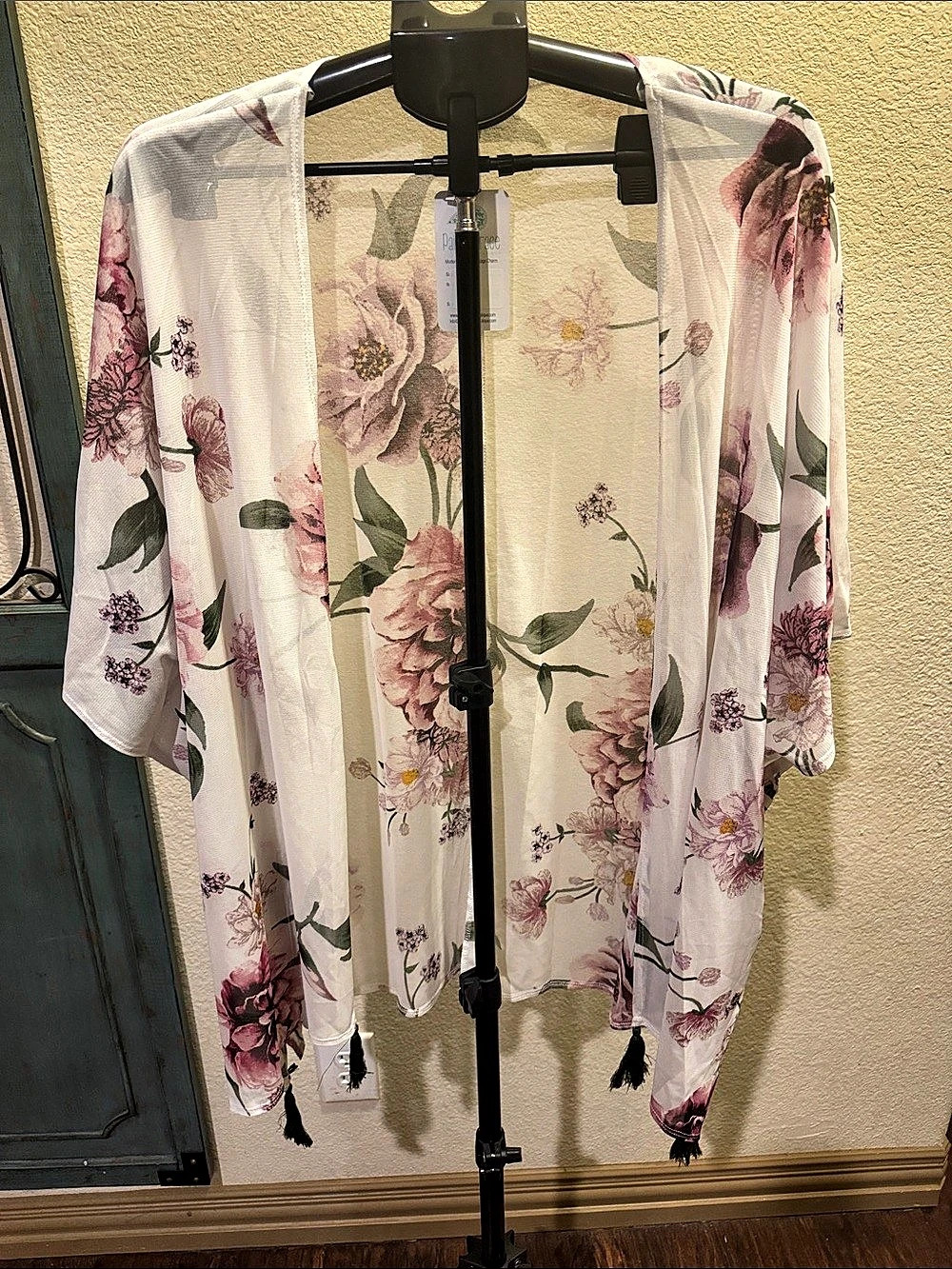 Paisley Grace Floral Kimono Top in White & Pink